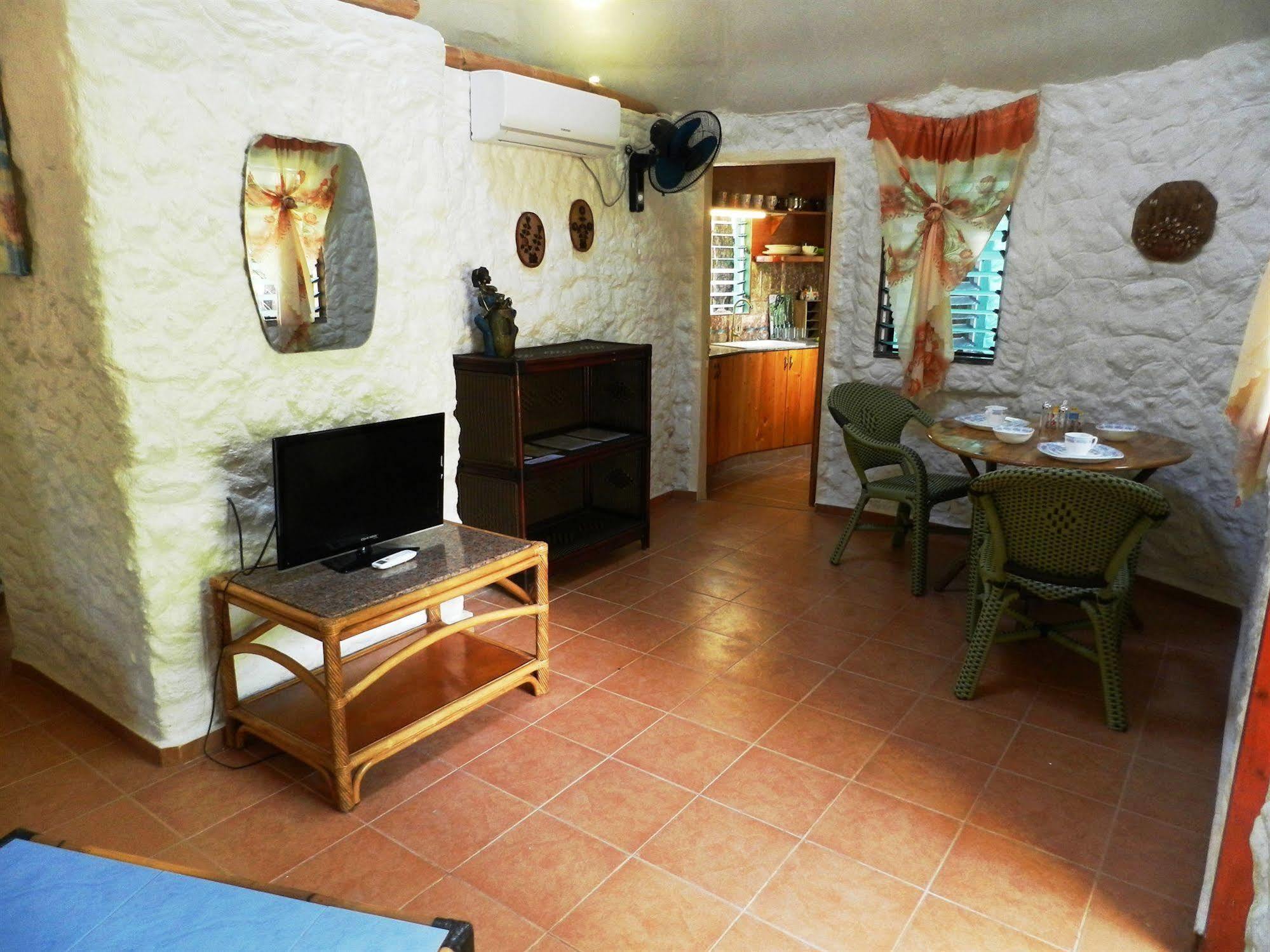 Panglao Chocolate Hills Hostel Bagian luar foto