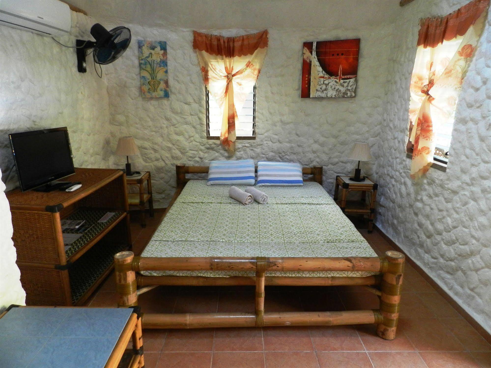 Panglao Chocolate Hills Hostel Bagian luar foto